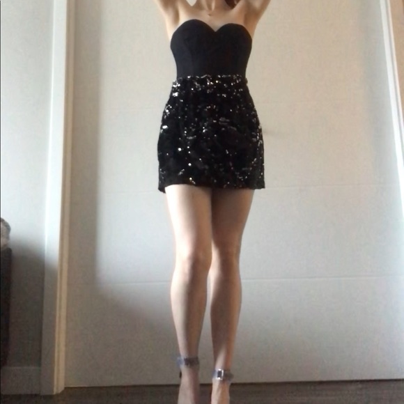 Sequin & Velvet Black Zara Mini Skirt - Picture 2 of 7